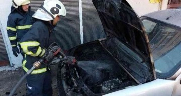 Samsun’da park halindeki araç yandı