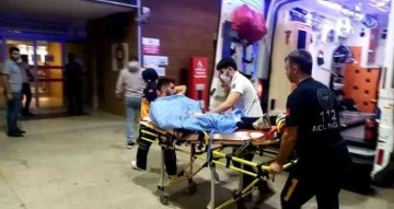 Silahlı saldırıda yaralanan genç polis karakoluna sığındı