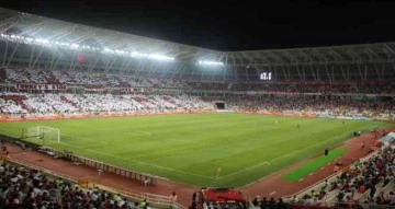 Sivas 4 Eylül Stadyumu tamamen doldu