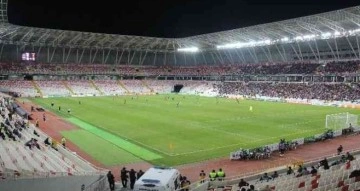 Sivassporlu taraftarlar Slavia Prag maçına ilgi göstermedi