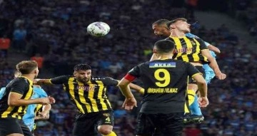 Spor Toto Süper Lig: İstanbulspor: 0 - Trabzonspor: 1 (İlk yarı)