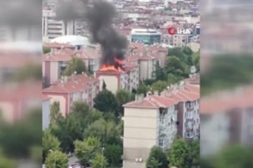 Sultangazi’de binanın çatı katında yangın: Alev alev yandı