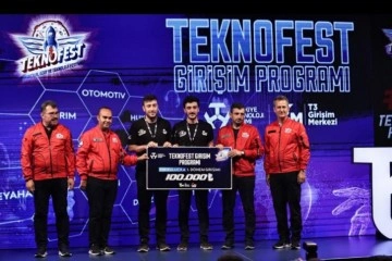 Teknofest’te Türkiye’nin ilk büyük ölçekli teslimat robotu ödüllendirildi