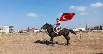 Turgutlu'da 'Rahvan At Yarışları' nefes kesti