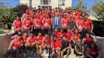 Türkiye'nin Kudüs Başkonsolosu Ahmet Rıza Demirer'den Atletizm Milli Takımı'na ziyare