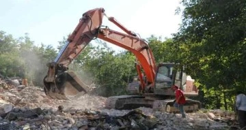 Yenice’de evleri yıkılanlar yeni evlerine geçmek için gün sayıyor