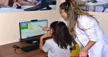 Yeşilyurt’ta çocuklara robotik kodlama öğretiliyor