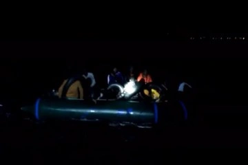 Yunanistan’ın Türk karasularına ittiği 28 göçmen kurtarıldı