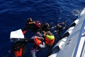 Yunanlıların ölüme terk ettiği 73 düzensiz göçmen kurtarıldı, 6’sı hayatını kaybetti