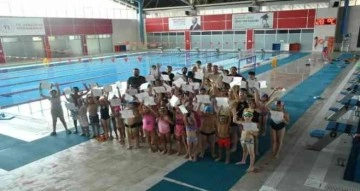 Yüzme ve voleybolda katılım sertifika töreni gerçekleştirildi